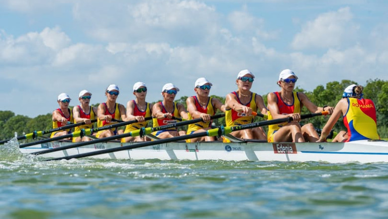 Medalie de argint pentru echipajul de 8+1 feminin la CM de Canotaj