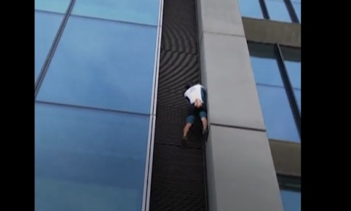 Căţărătorul francez Titouan Leduc, arestat în timp ce escaladează cu mâna goală cel mai înalt turn din UE