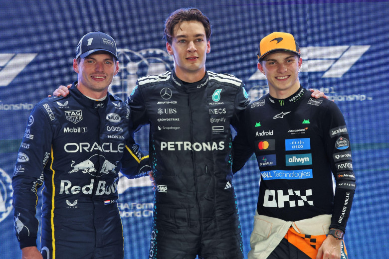 Qualifying top three in parc ferme (L to R): Max Verstappen (NLD) Red Bull Racing, second; George Russell (GBR) Mercedes AMG F1, pole position; Oscar Piastri (AUS) McLaren, third. 04.10.2025. Formula 1 World Championship, Rd 18, Singapore Grand Prix, Mari