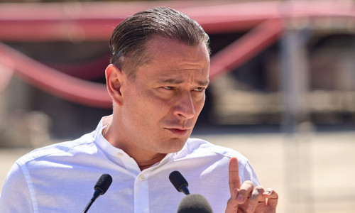 Bucharest, Romania. 28th Aug, 2025: Sector 4 Mayor Daniel Baluta speaks during a press conference about the reconstruction work on the concrete slab covering the Dambovita River in Unirii Square. Severely degraded, the 350-meter concrete slab partly built