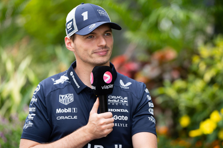 VERSTAPPEN Max (ned), Red Bull Racing RB21, portrait during the 2025 Formula 1 Singapore Grand Prix, 18th round of the 2025 FIA Formula One World Championship from October 3 to 5, 2025 on the Marina Bay Street Circuit, in Singapore - Photo André Ferreira