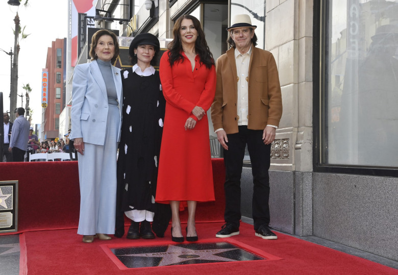 Lauren Graham Honored With Star on the Hollywood Walk of Fame in Los Angeles