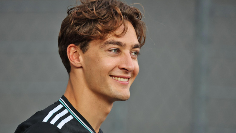 George Russell (GBR) Mercedes AMG F1 on the drivers' parade. 05.10.2025. Formula 1 World Championship, Rd 18, Singapore Grand Prix, Marina Bay Street Circuit, Singapore, Race Day. Photo credit should read: XPB/Alamy Live News.