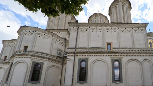 Honourable Skull of Saint John Chrysostom arrives in Bucharest, Romania - 11 Jul 2025