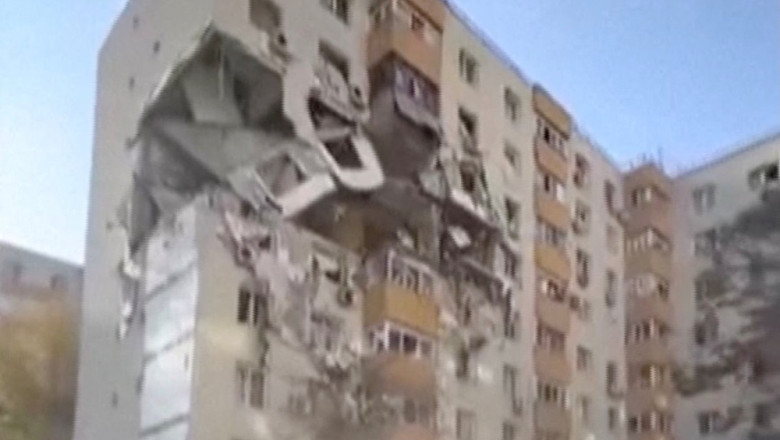 Explosion at eight-story apartment block, in Bucharest