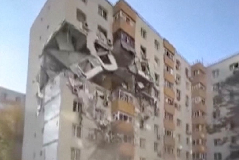 Explosion at eight-story apartment block, in Bucharest