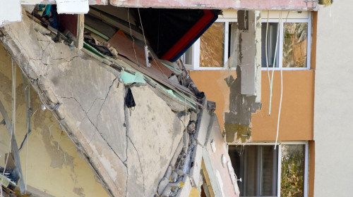 Bucharest, Romania. 17th Oct, 2025: Several apartments destroyed in a powerful explosion caused by a gas buildup at a residential building in the Rahova district of Bucharest. At the time of reporting, there were three dead and thirteen injured transporte