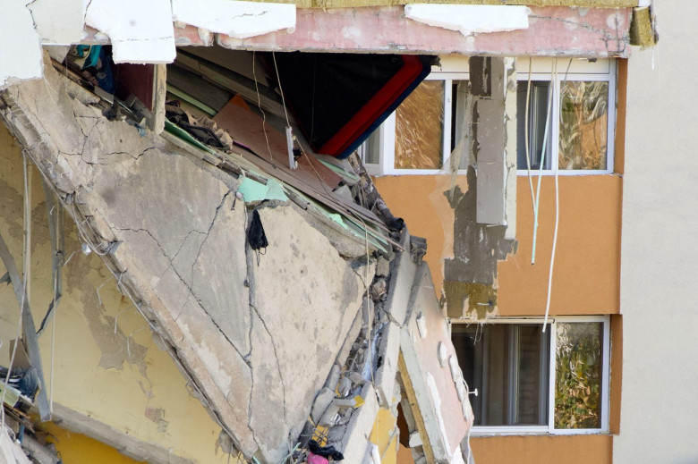 Bucharest, Romania. 17th Oct, 2025: Several apartments destroyed in a powerful explosion caused by a gas buildup at a residential building in the Rahova district of Bucharest. At the time of reporting, there were three dead and thirteen injured transporte