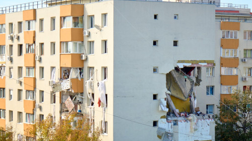 Bucharest, Romania. 17th Oct, 2025: Several apartments destroyed in a powerful explosion caused by a gas buildup at a residential building in the Rahova district of Bucharest. At the time of reporting, there were three dead and thirteen injured transporte