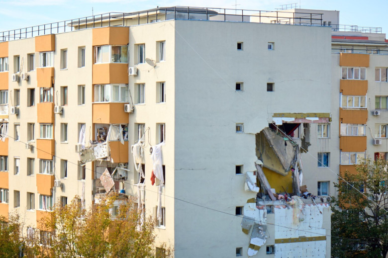 Bucharest, Romania. 17th Oct, 2025: Several apartments destroyed in a powerful explosion caused by a gas buildup at a residential building in the Rahova district of Bucharest. At the time of reporting, there were three dead and thirteen injured transporte