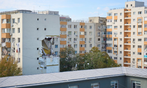 Bucharest, Romania. 17th Oct, 2025: Several apartments destroyed in a powerful explosion caused by a gas buildup at a residential building in the Rahova district of Bucharest. At the time of reporting, there were three dead and thirteen injured transporte