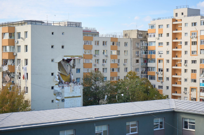 Bucharest, Romania. 17th Oct, 2025: Several apartments destroyed in a powerful explosion caused by a gas buildup at a residential building in the Rahova district of Bucharest. At the time of reporting, there were three dead and thirteen injured transporte