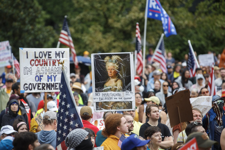 Sute de mii de persoane au manifestat împotriva lui Trump în toată America/ Profimedia
