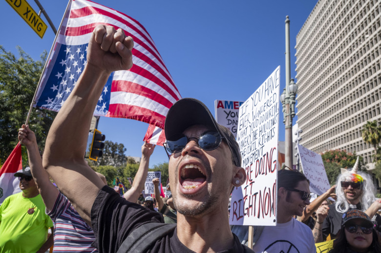 Sute de mii de persoane au manifestat împotriva lui Trump în toată America/ Profimedia