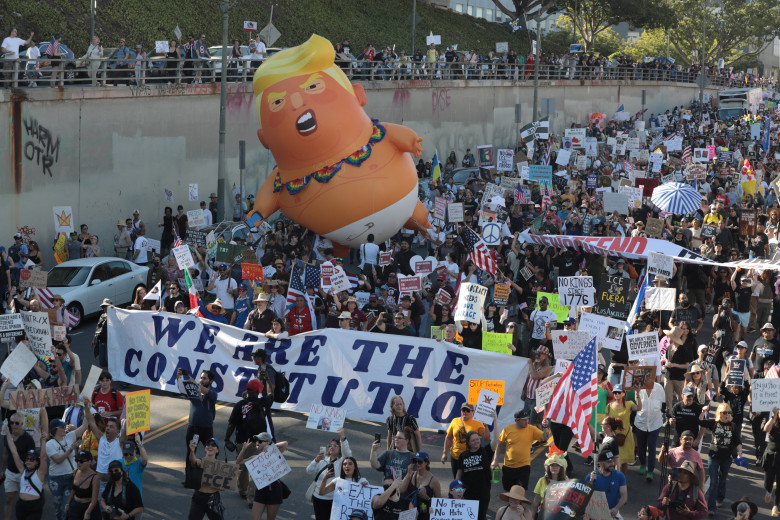 Sute de mii de persoane au manifestat împotriva lui Trump în toată America/ Profimedia