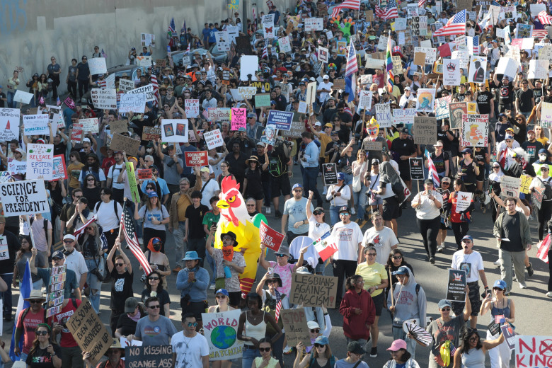 Sute de mii de persoane au manifestat împotriva lui Trump în toată America/ Profimedia