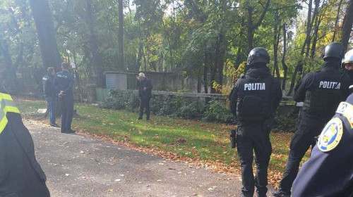 barbat care ameninta ca-si da foc