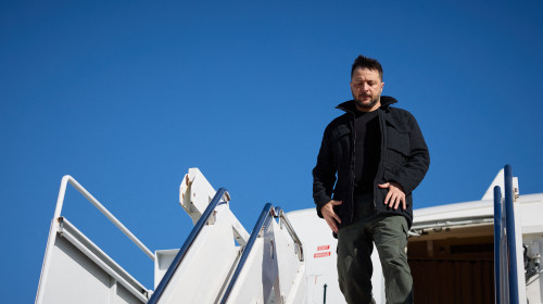 Le président Donald Trump reçoit le président ukrainien Volodymyr Zelensky à la Maison Blanche à Washington