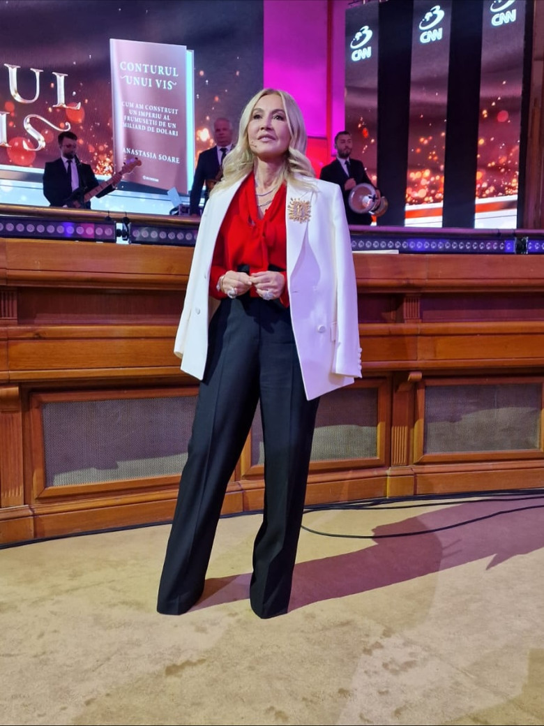 Anastasia Soare2