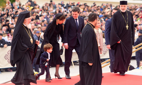 Bucharest, Romania. 26th Oct, 2025: Nicusor Dan, the President of Romania, his partner, Mirabela Gradinaru, and their children Aheea Dan and Antim Dan, arrive at the Romanian National Cathedral to attend the consecration of the mosaics icons of the Cathed
