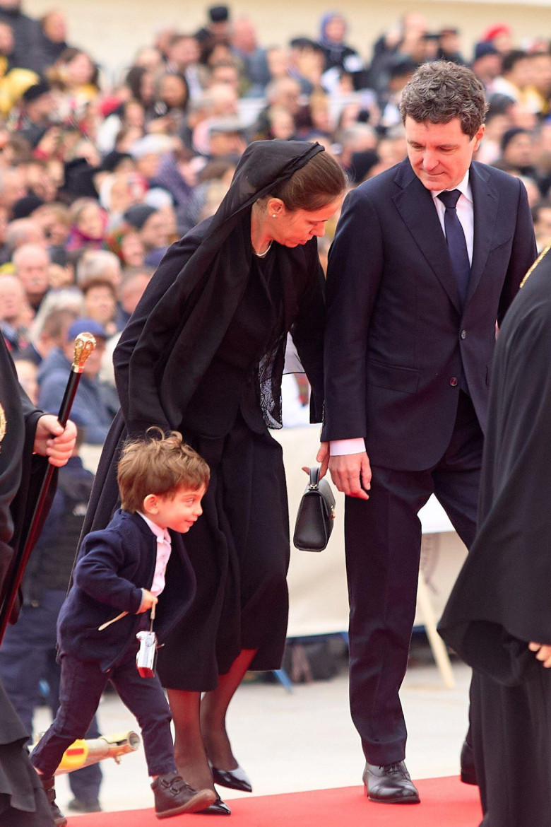 Bucharest, Romania. 26th Oct, 2025: Nicusor Dan, the President of Romania, his partner, Mirabela Gradinaru, and their children Aheea Dan and Antim Dan, arrive at the Romanian National Cathedral to attend the consecration of the mosaics icons of the Cathed