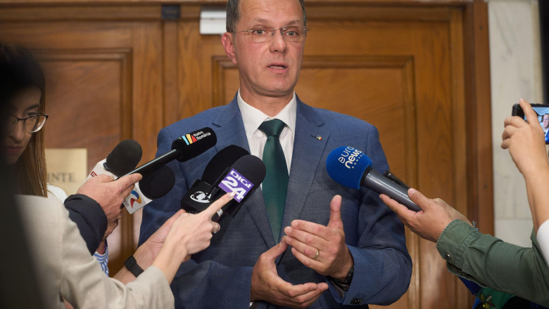 Bucharest, Romania. 20th Oct, 2025: Ionut Mosteanu, Romanian Minister of Defense, speaks to the press after the meeting of the defense committees of the Romanian Parliament. The discussion focused on the four-month voluntary military service and the Minis