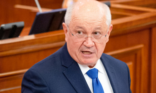 Moldovan PM Munteanu Presents His Cabinet