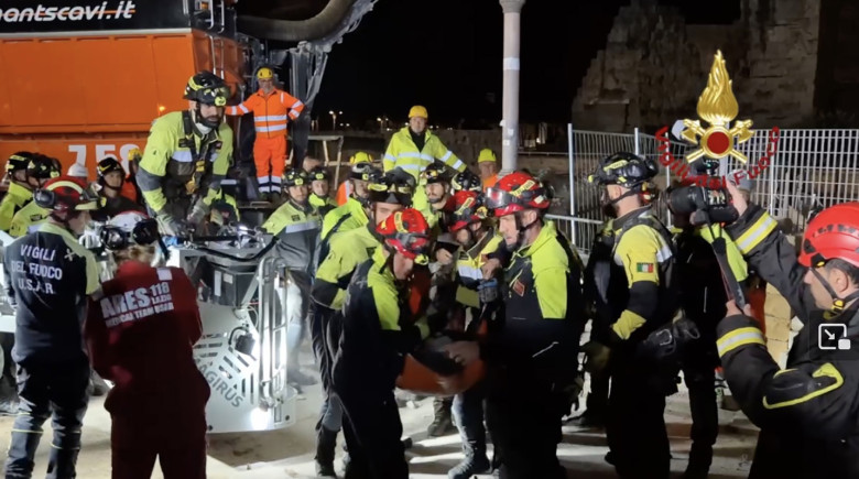 Prăbuşirea unei părţi a unui turn medieval din centrul Romei/ Profimedia