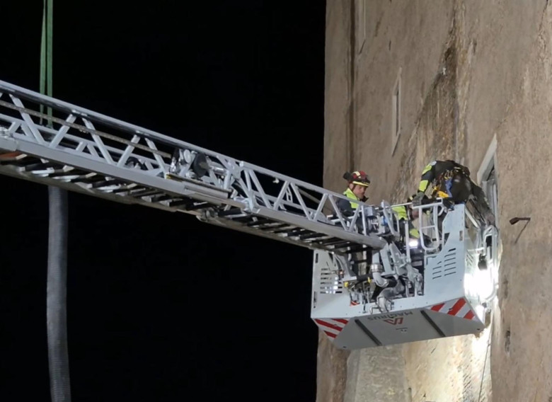 Prăbuşirea unei părţi a unui turn medieval din centrul Romei/ Profimedia