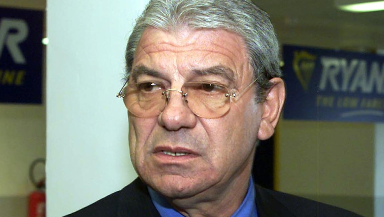 ROMANIAN COACH EMERICH IENEI ARRIVES IN CHARLEROI WITH ROMANIAN SOCCER TEAM.