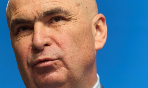 Bucharest, Romania. 3rd Oct, 2025: Ilie Bolojan, Prime Minister of Romania, holds a press conference marking 100 days since taking office at Victoria Palace, the headquarters of the Romanian Government. Credit: Lucian Alecu/Alamy Live News