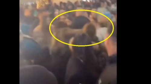 Doua femei s-au batut la targul de Craciun