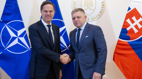 Premiér Robert Fico sa stretol s generálnym tajomníkom NATO Markom Ruttem