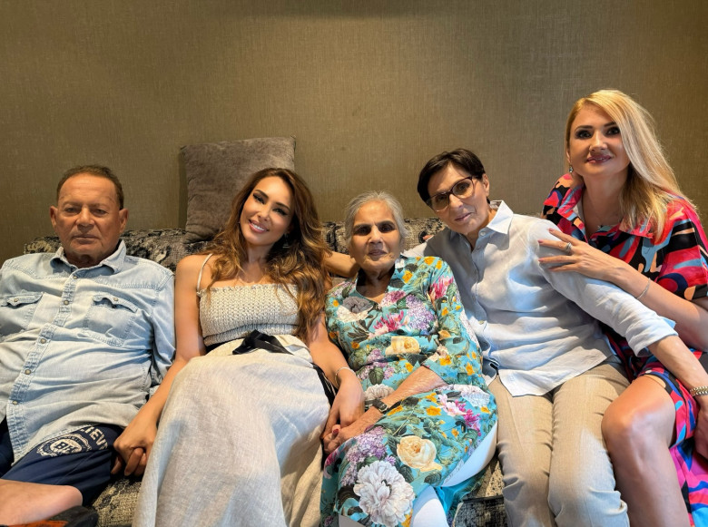 iulia vantur si tatal lui salman khan (2)