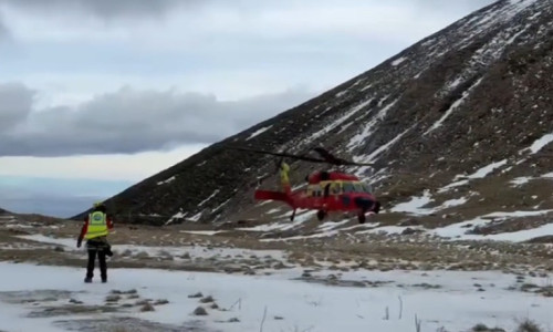 tanar cautat de patru zile in munti