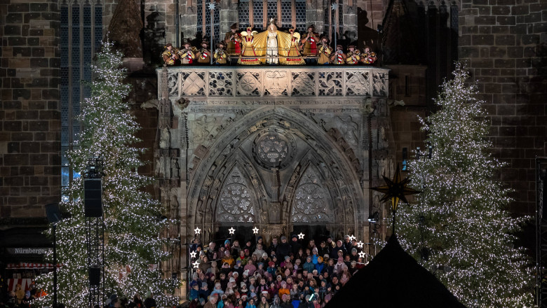 Christkind Nora Falk eröffnet Nürnberger Christkindlesmarkt mit feierlichem Prolog, Nürnberg, 28.11.2025