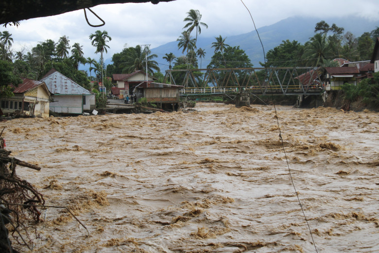 25 Died: Aftermath of Flash flood in West Sumatra Indonesia