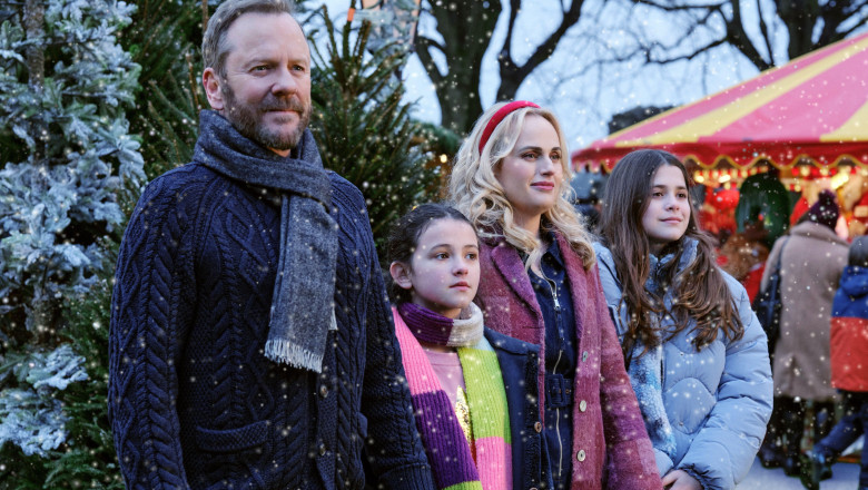 Tinsel Town Kiefer Sutherland &amp; Rebel Wilson