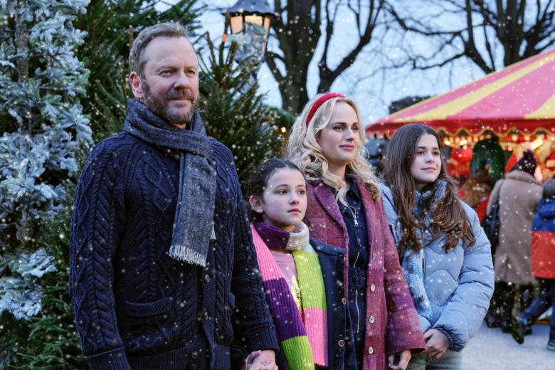 Tinsel Town Kiefer Sutherland &amp; Rebel Wilson