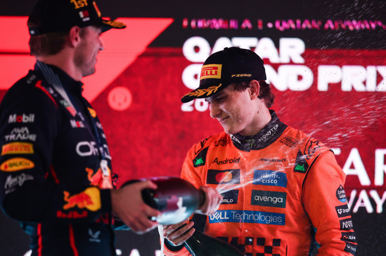 PIASTRI Oscar (aus), McLaren F1 Team MCL39, portrait and VERSTAPPEN Max (ned), Red Bull Racing RB21, portrait podium during the 2025 Formula 1 Qatar Grand Prix, 23th round of the 2025 FIA Formula One World Championship from November 28 to 30, 2025 on the