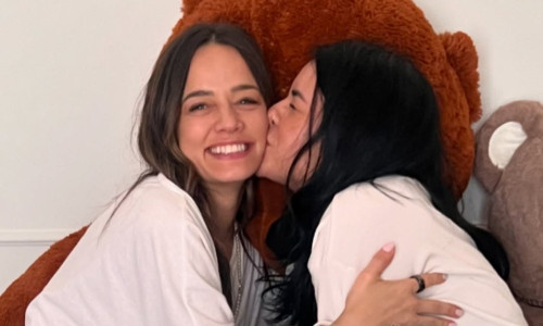 Andreea Raicu cu Măriuca, fata pe care a adoptat-o la distanță acum două decenii/ Foto: Instagram