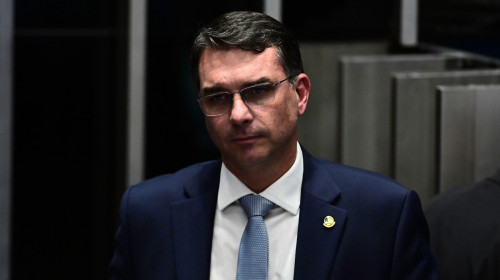 BRASíLIA, DF - 25.11.2025: ALCOLUMBRE MARCA SABATINA DE JORGE MESSIAS - Photo, Senator Flávio Bolsonaro. This Tuesday (25) Senator Davi Alcolumbre scheduled the hearing of Jorge Messias for the position of Minister of the STF for December 17th. Today the