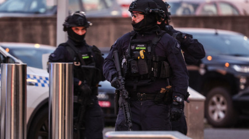 Polițiști surprinși în Australia, după atacul armat de pe plaja