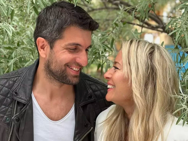 Laura Cosoi, soțul și cele patru fiice, vacanță de o lună în Thailanda: "Trăim simplu. Ne trezim fără alarmă, mâncăm când ne e foame, mergem desculți, respirăm adânc"