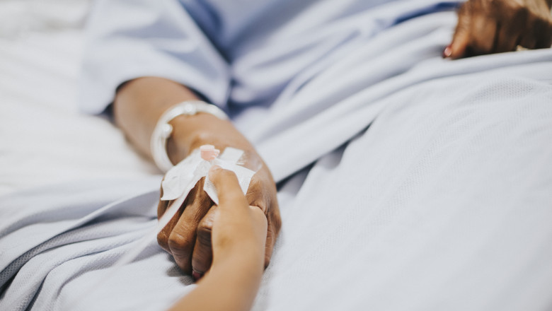 12 medici au luptat 107 minute pentru viața unei tinere în comă/ Freepik