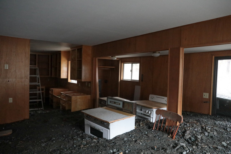 Powerful winter storm triggers mudslides in southern California