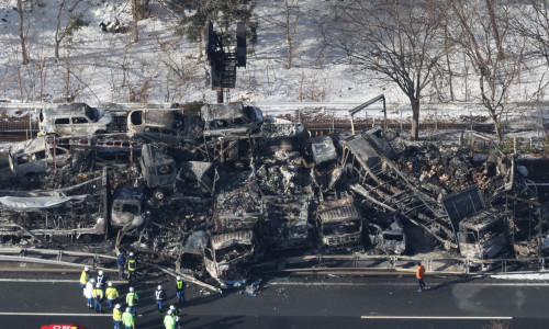 Cash on snow-packed highway occurred in Gunma, involving more th