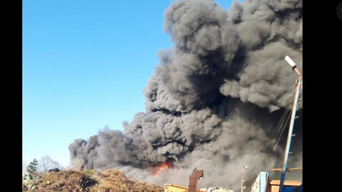 incendiu la un depozit de pe Bulevardul Iuliu Maniu2