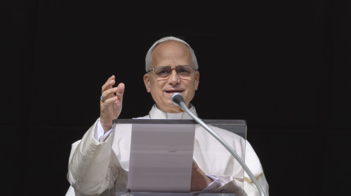 ITALY - POPE LEO XIV DELIVERS HIS BLESSING TO THE FAITHFUL DURING THE ANGELUS PRAYER AT ST PETER'S SQUARE IN THE VATICAN - 2026/1/04