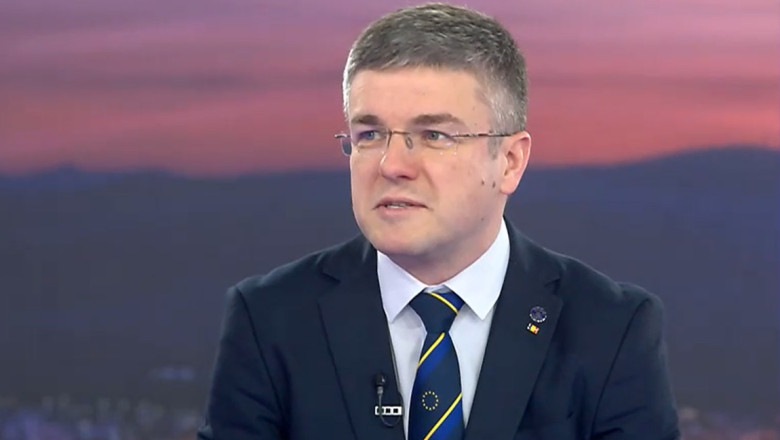 French Farmers Stage Tractor Rally Against Mercosur Deal